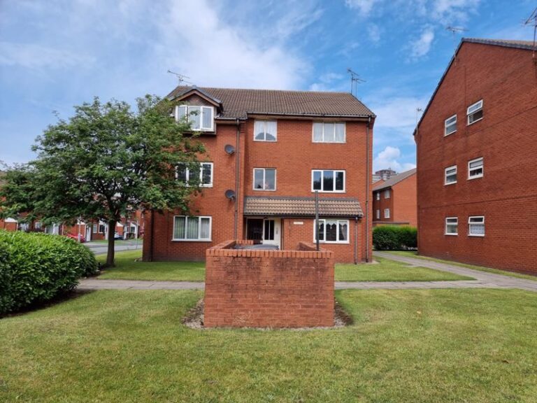 Clairville Close, Bootle Lyons Estates